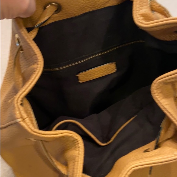 Backpack - Picture 3 of 4